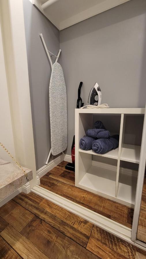 Large 1-Bedroom With Kitchen In Encino 로스앤젤레스 외부 사진